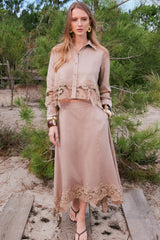 CONJUNTO SAIA MIDI NESGAS E CAMISA DETALHE RENDA BEGE