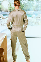 CONJUNTO CAMISA E CALÇA PUNHO BARRA EM CETIM