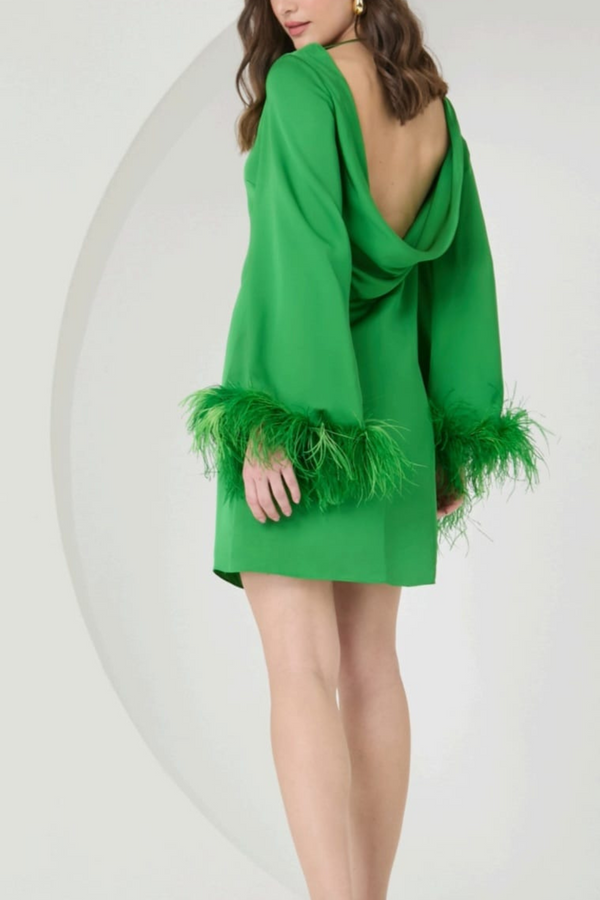 VESTIDO CURTO MANGA LONGA PLUMAS