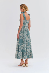 VESTIDO MIDI VERDE COM BORDADO OFF WHITE E LAÇOS NOS OMBROS PATBO