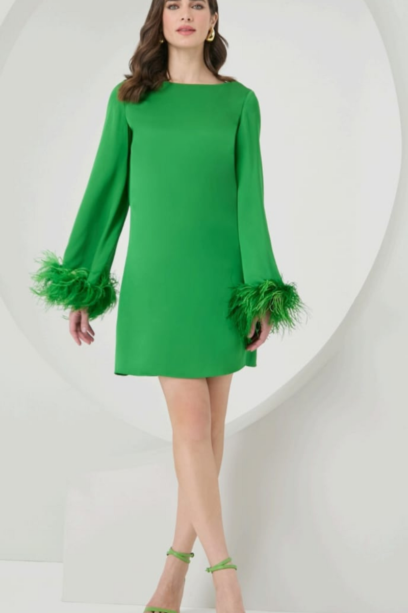 VESTIDO CURTO MANGA LONGA PLUMAS