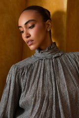 BLUSA GOLA ALTA LASTEX PUNHO PIED DE POULE