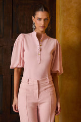 BLUSA MANGA BOTÕES DECOTE ROSA