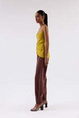 BLUSA RECORTES CURVA OCRE