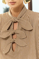 CONJUNTO  LISTADO BLUSA E LAÇOS E CALÇA CENOURA