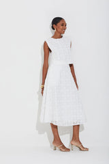 SAIA EM TULE BORDADO BRANCO