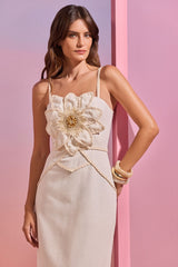 VESTIDO MIDI PATBO BEGE COM FLOR