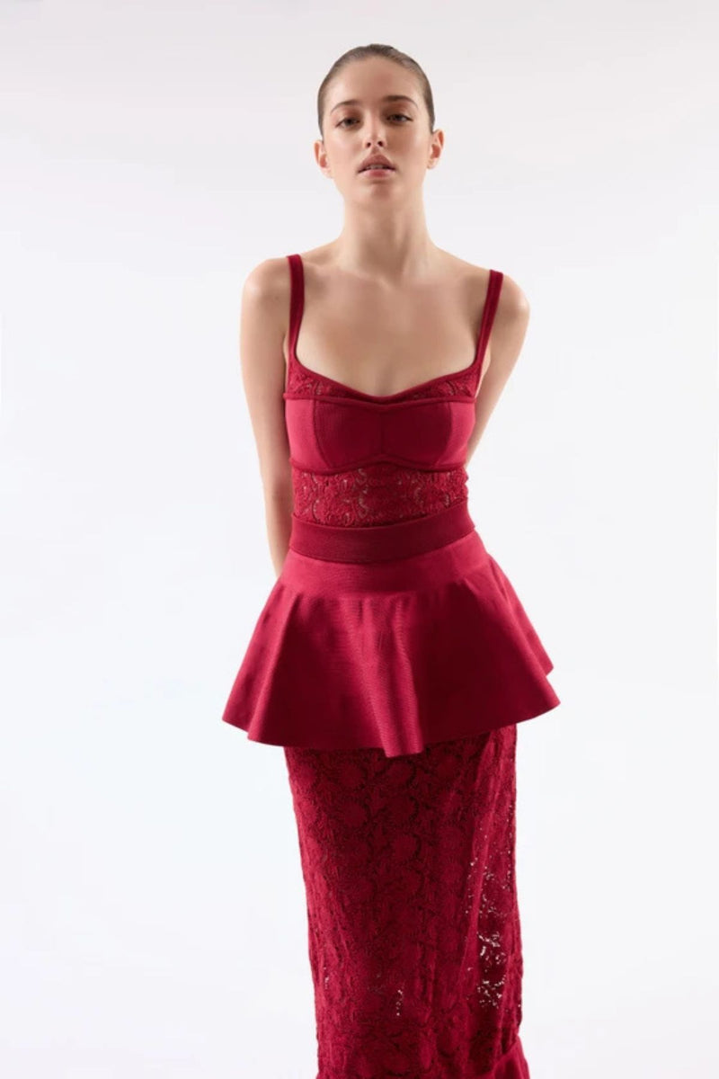 VESTIDO LONGO COM BABADO GUIPURE FLORAL RAFAELA FRAMBOESA