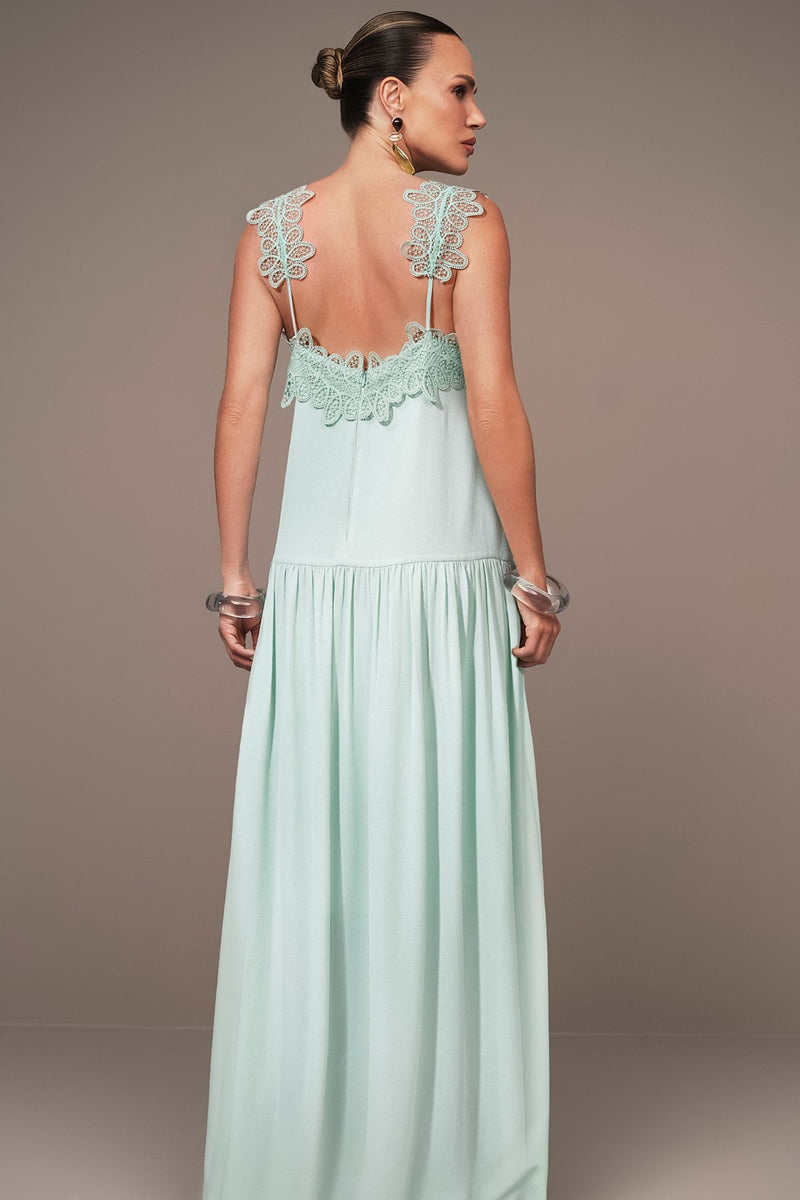 VESTIDO COM DETALHE RENDA DECOTE E OMBRO VERDE ÁGUA