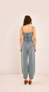 CROPPED COM RECORTE JEANS