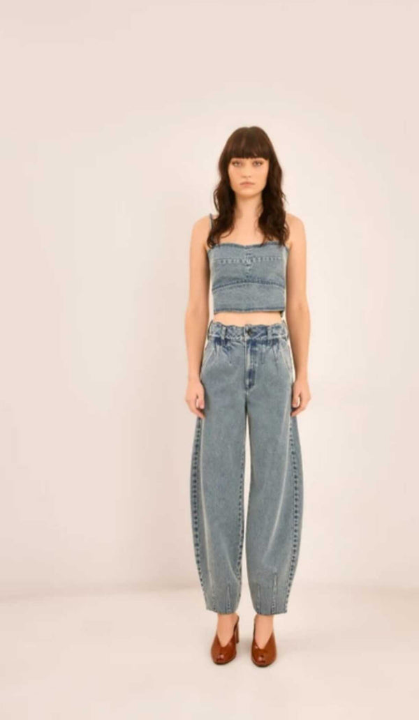 CROPPED COM RECORTE JEANS