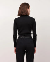 BLUSA TRICOT CANELADO OMBRO COURO PRETO