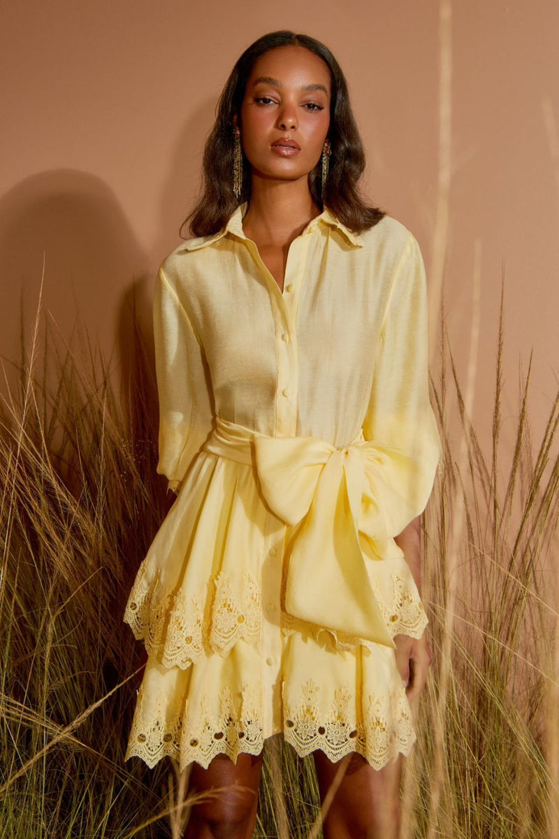 VESTIDO CURTO RENDA BAUNILHA