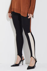 LEGGING LISTAS COM PEDAL EM TRICOT PRETO COM LISTAS NINIVE E PECAN