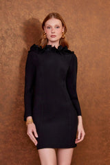 VESTIDO CURTO BABADOS E DECOTE COSTAS PRETO
