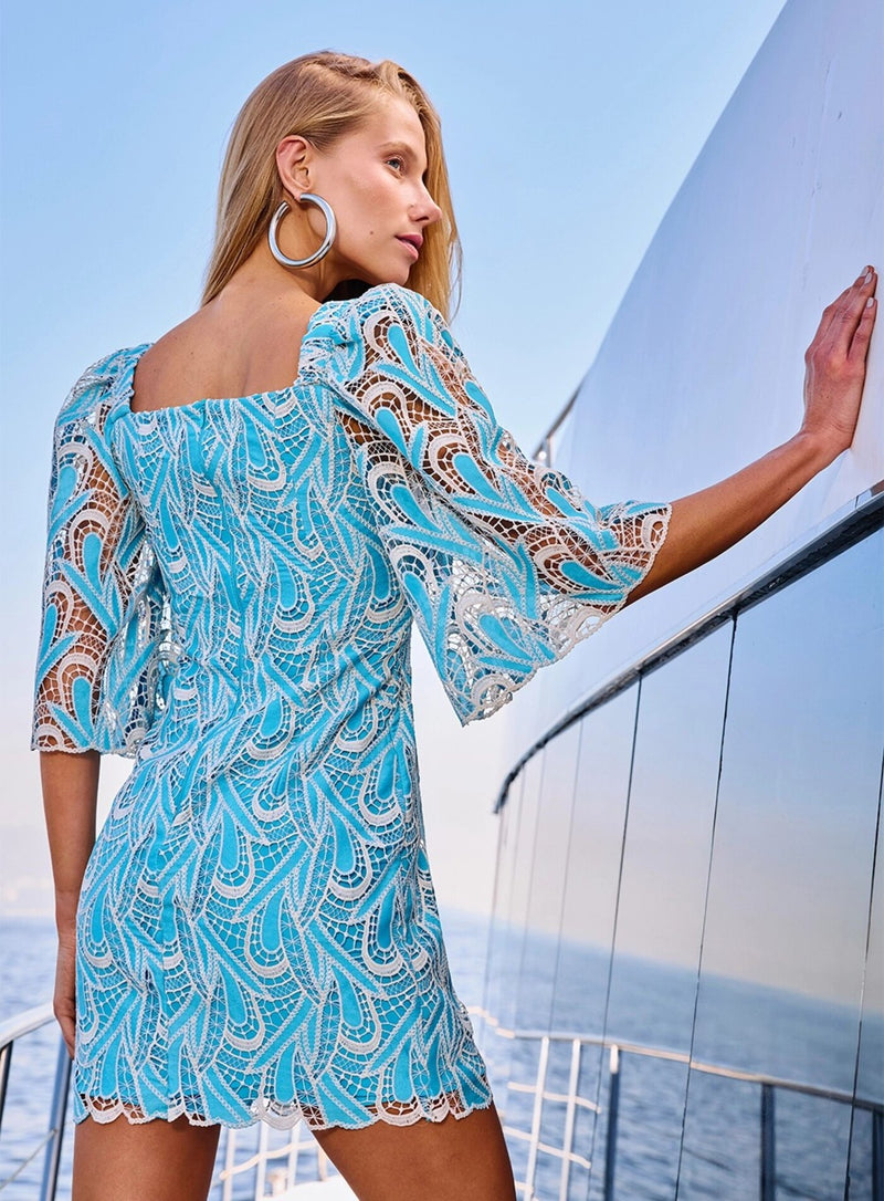 VESTIDO CURTO RENDA BORDADA AZUL