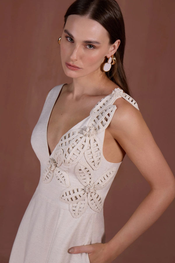 VESTIDO MIDI COM APLICAÇÕES